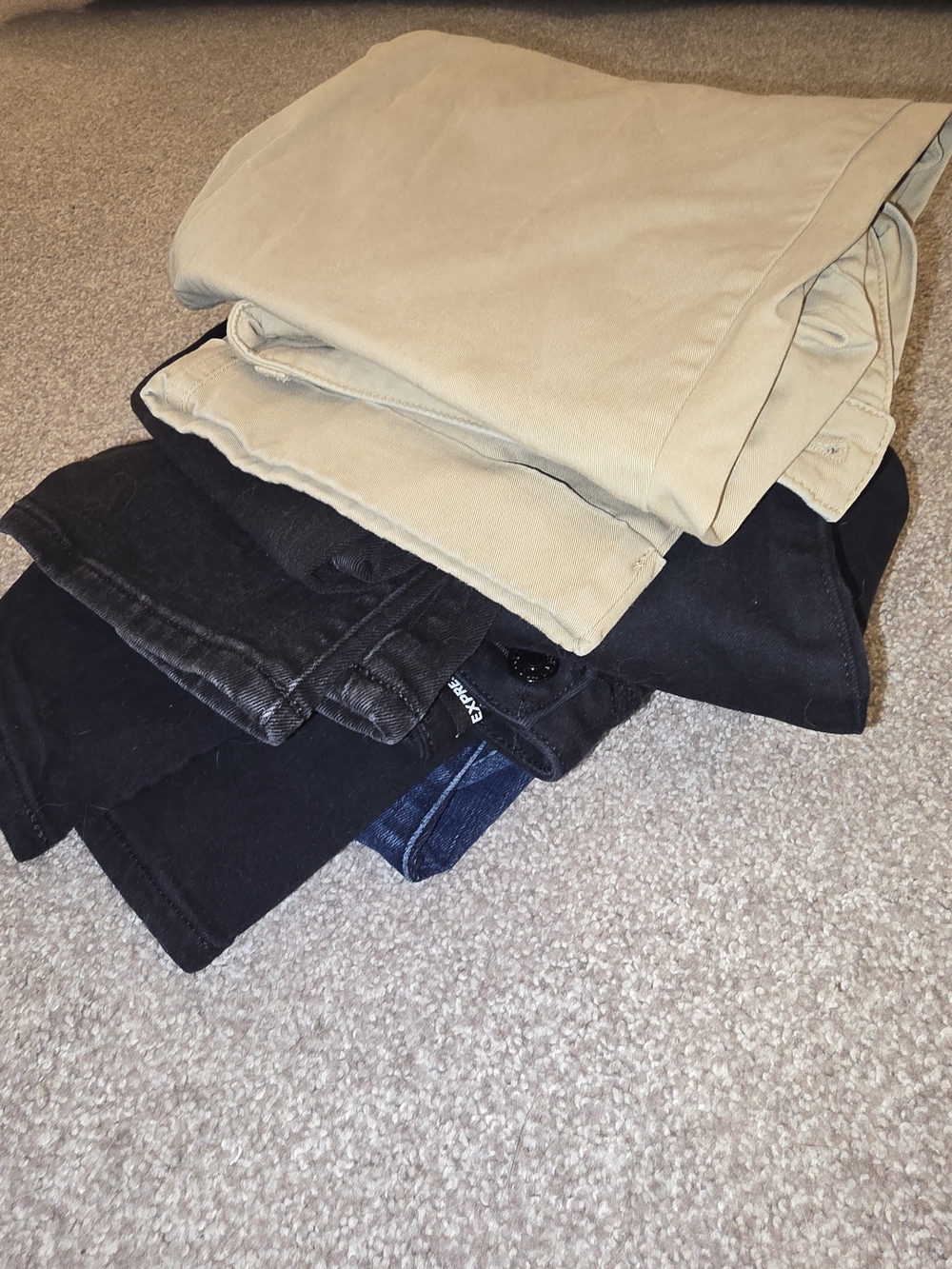 4 Pairs Of Women's Size 8 Pants From Express And Zara